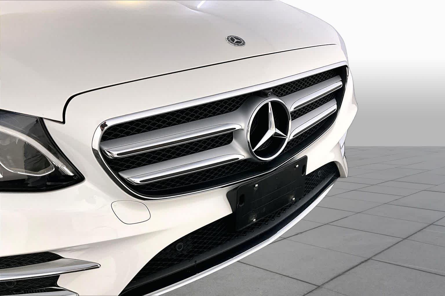 Used 2019 Polar White Mercedes-Benz E 300 image 31