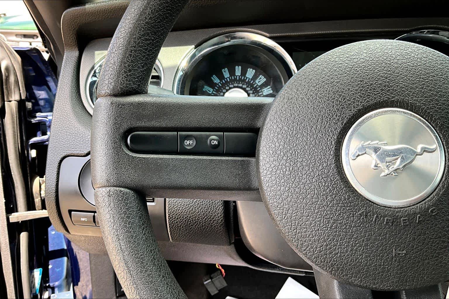 Used 2012 Kona Blue Metallic Ford V6 image 24