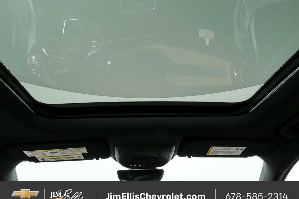 New 2026 Polar White Tricoat Chevrolet ACTIV image 19