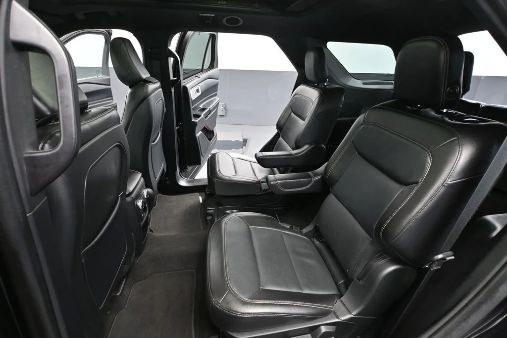 Used 2020 Black Ford Limited image 38