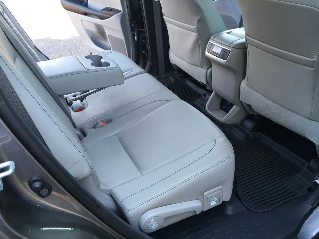 Used 2016 Gray Toyota XLE V6 image 32