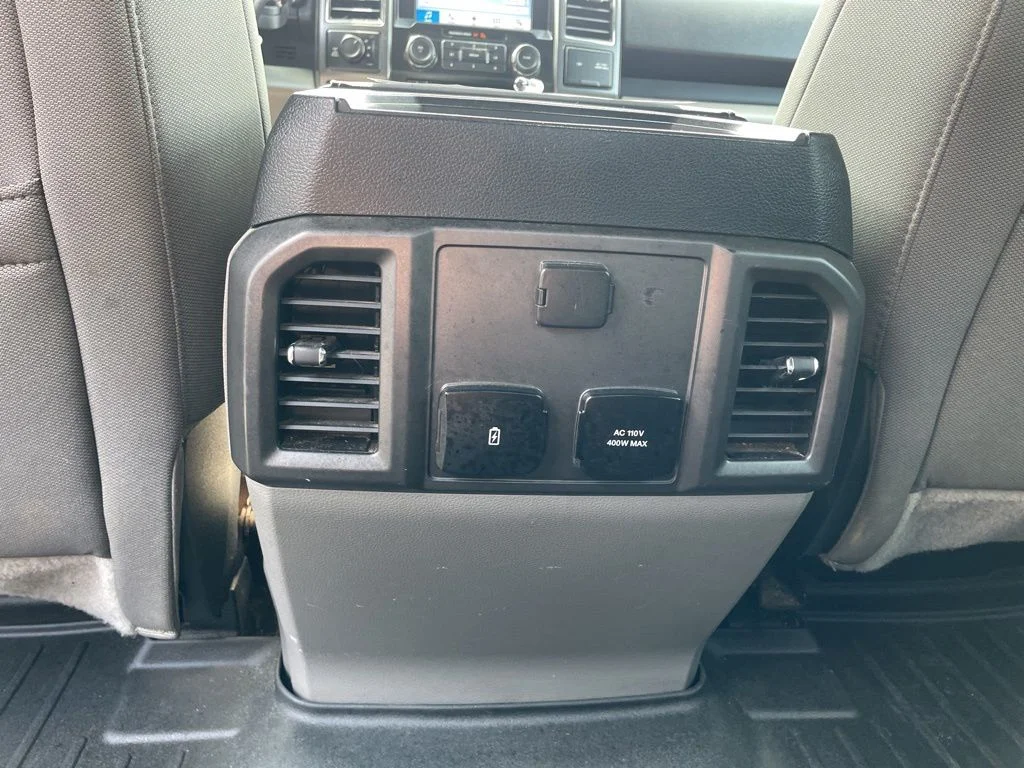 Used 2018 Blue Ford XLT image 19