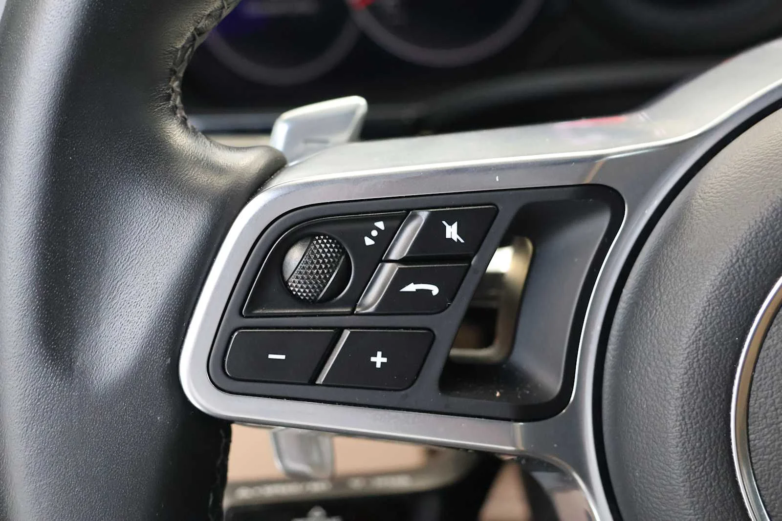Used 2020 BLACK Porsche  image 19