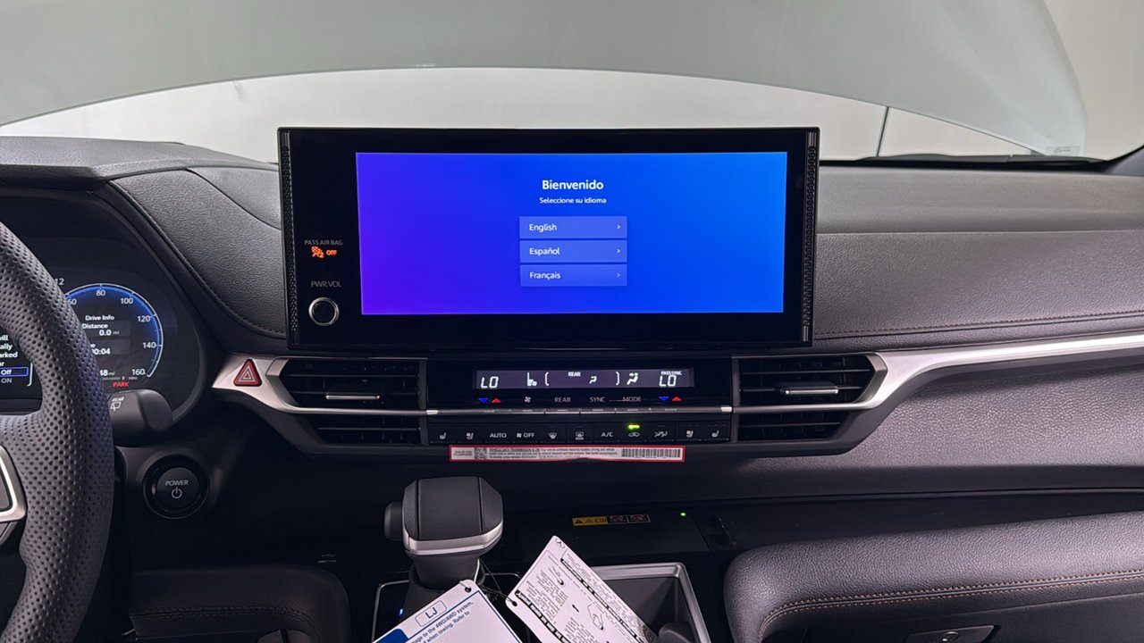 New 2026 Wind Chill Pearl <sup>1</sup> Toyota  Platinum image 10