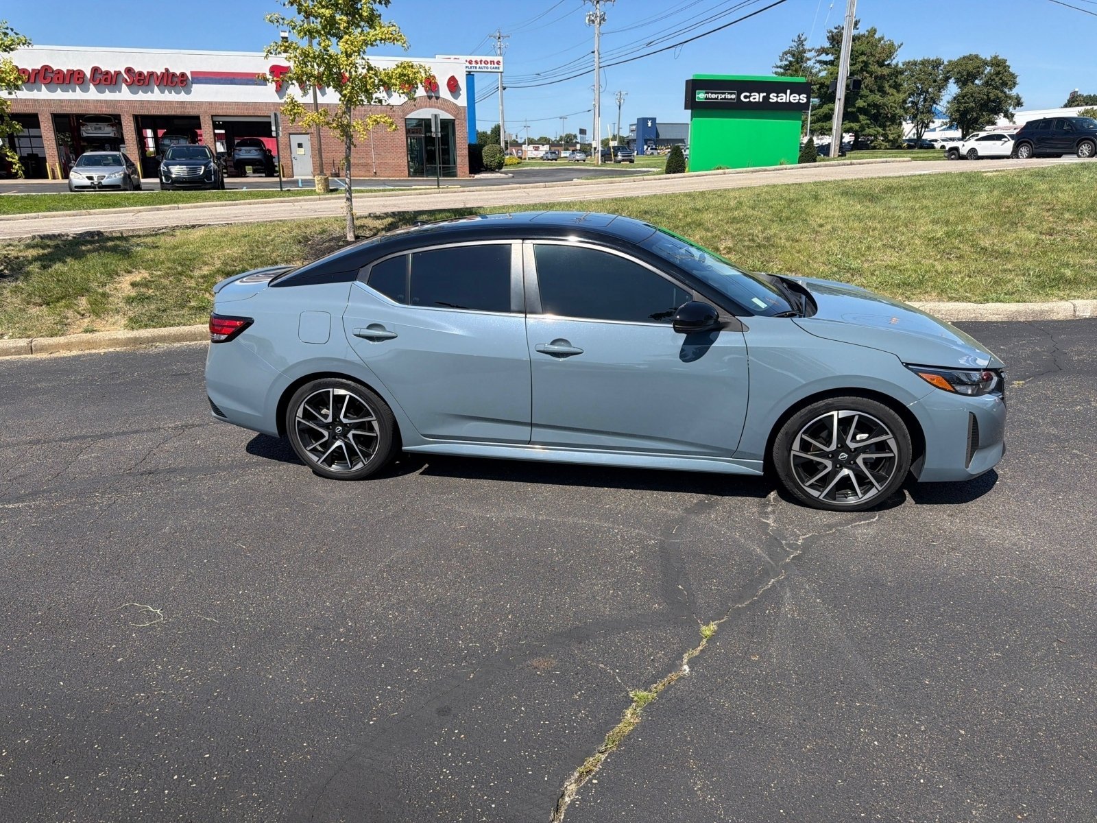 Used 2024 Atlantic Gray Metallic/Super Black Nissan SR image 19