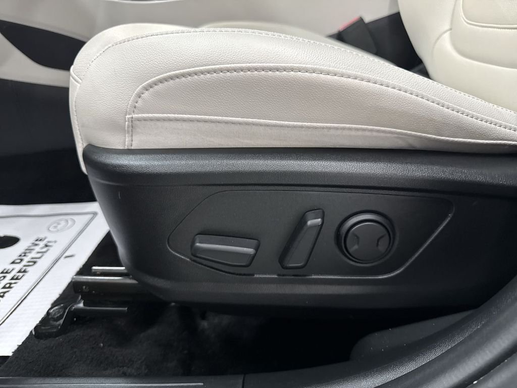 Used 2024 Black Pearl Hyundai SEL image 13
