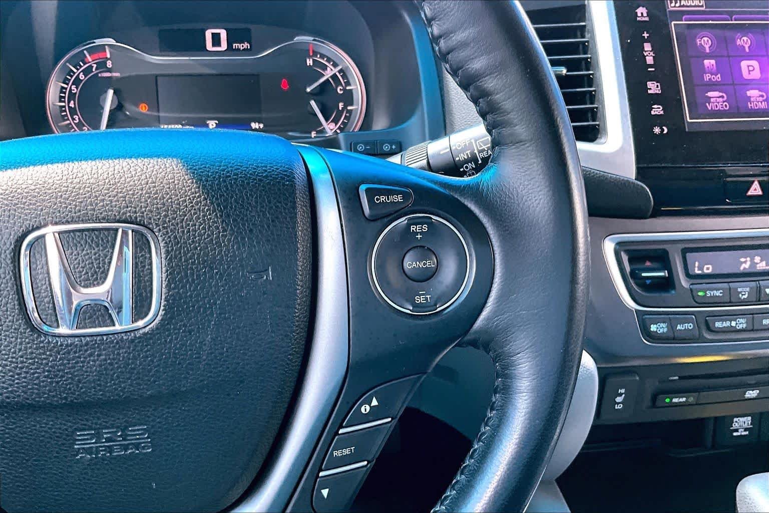 Used 2018 Lunar Silver Metallic Honda EX-L image 25