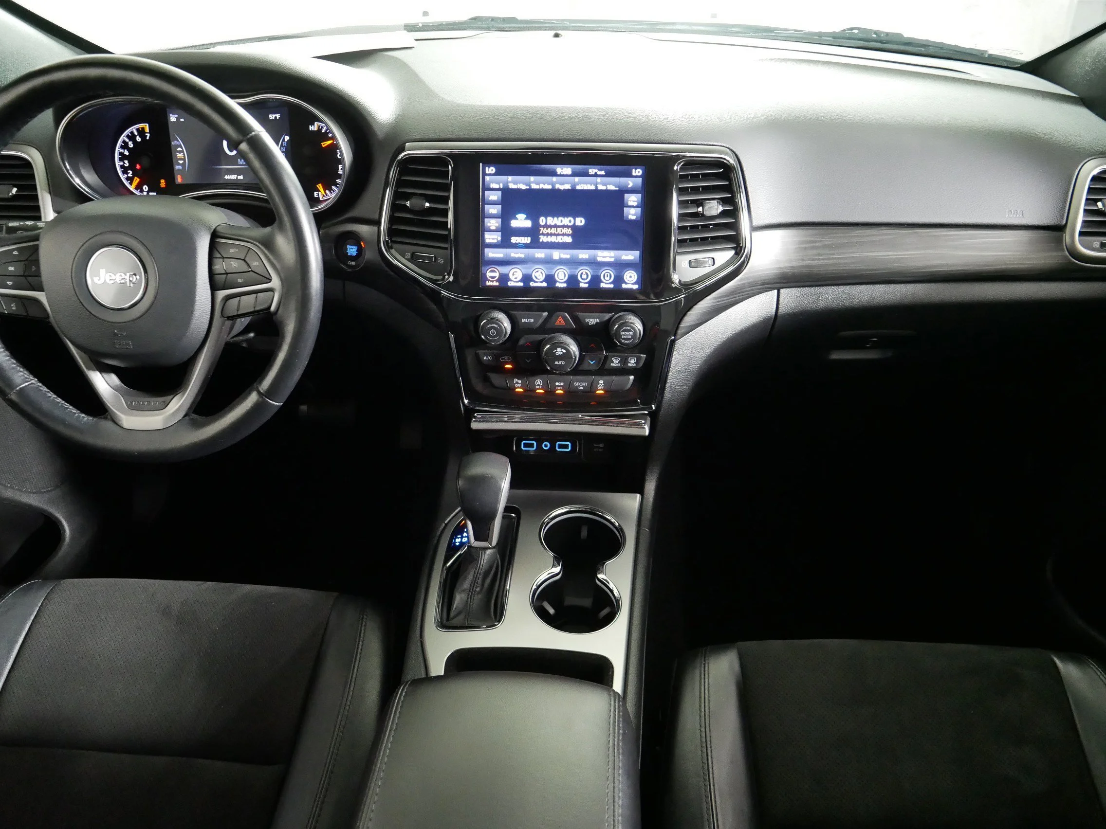 Used 2021 Bright White Clearcoat Jeep Laredo X image 10