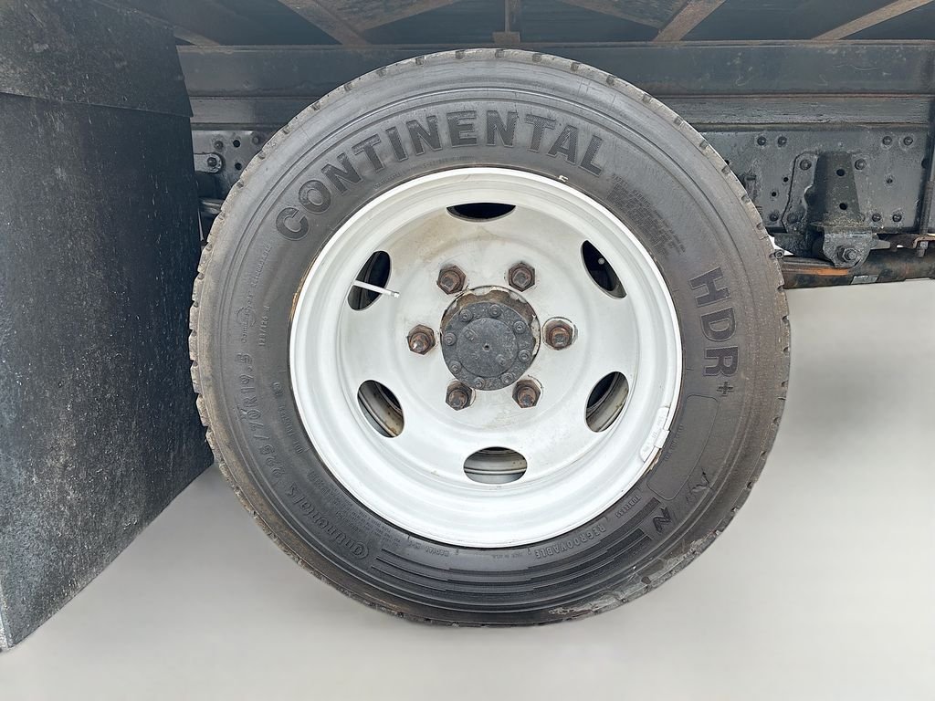 Used 2019 White Isuzu 18