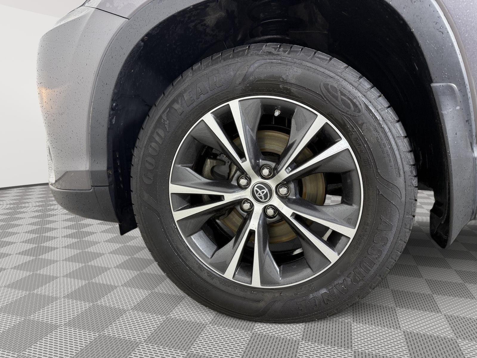 Used 2019 Predawn Gray Mica Toyota LE Plus image 21