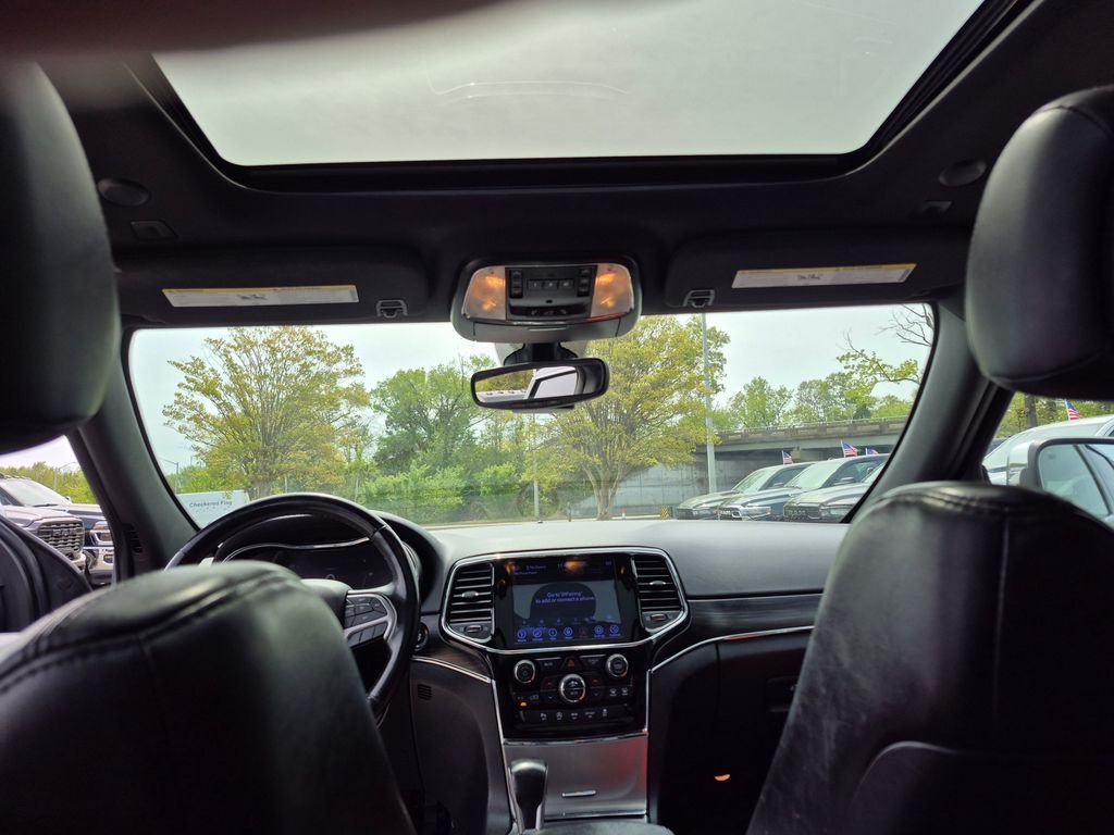 Used 2020 Silver Jeep Limited image 16