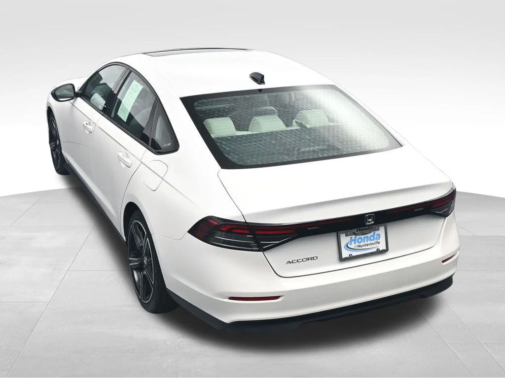 Certified Used 2026 Platinum White Pearl Honda SE image 30