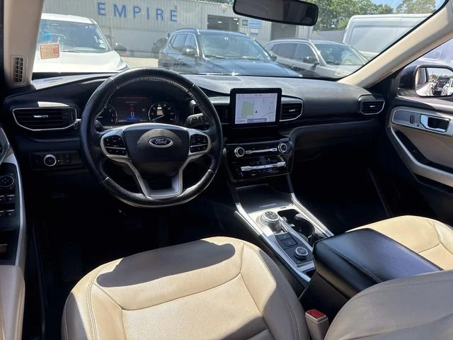 Used 2022 White Ford Limited image 15