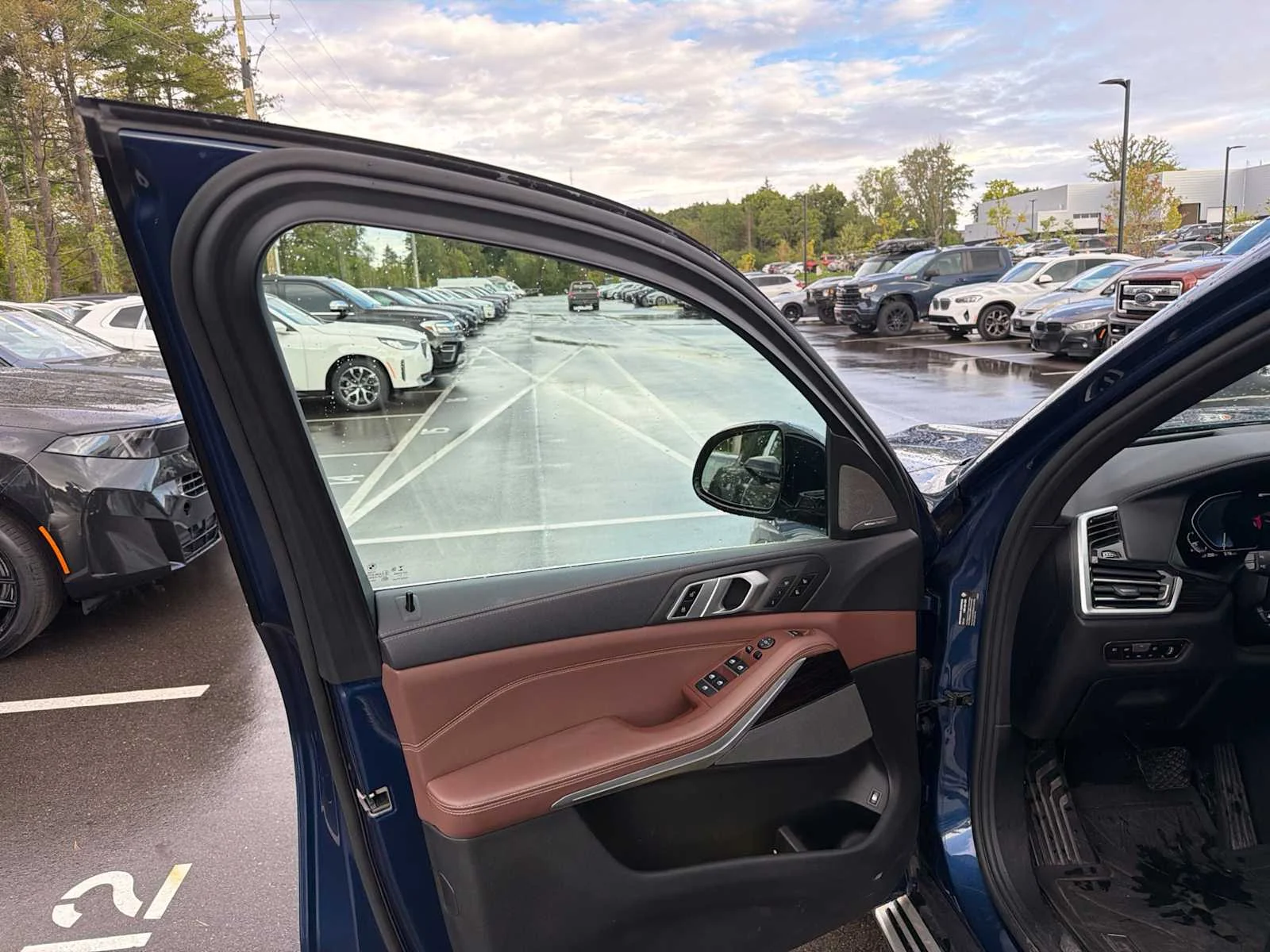 Used 2021 Phytonic Blue Metallic BMW xDrive45e image 23