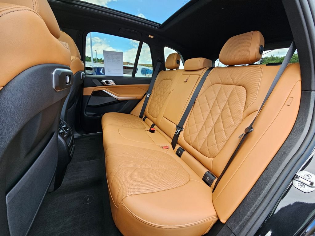 Used 2026 Black Sapphire Metallic BMW xDrive40i image 20