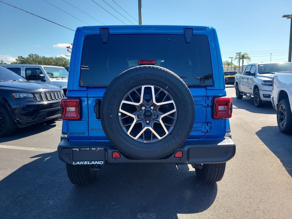 New 2026 Hydro Blue Pearl-Coat Exterior Paint Jeep Sahara image 6