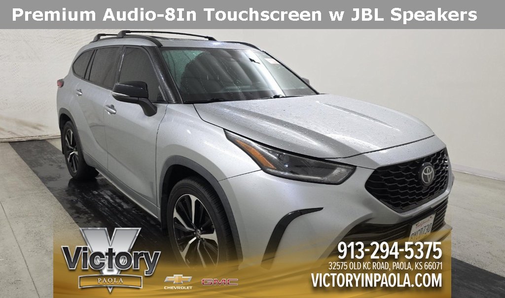 Used 2021 Toyota Highlander XSE with VIN 5TDJZRAHXMS081790 for sale in Kansas City