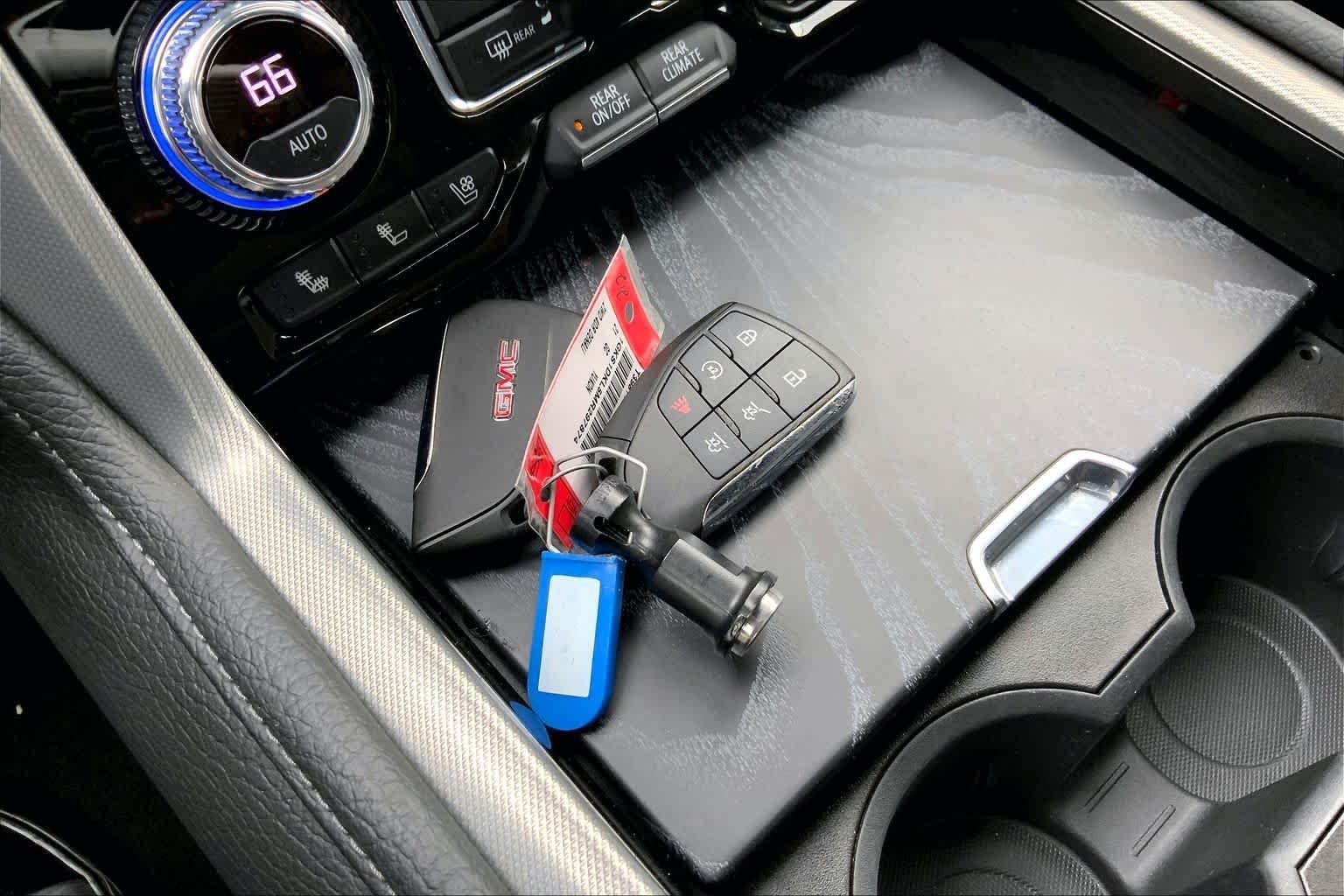 2021 GMC Yukon Denali - Photo 15