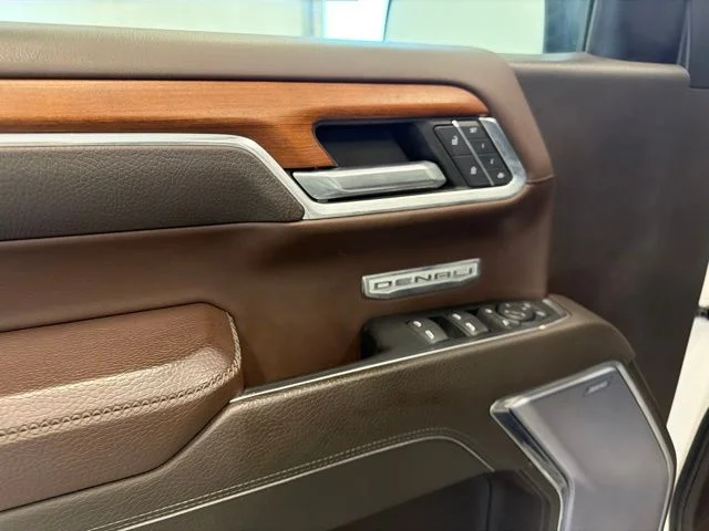 Used 2023 White GMC Denali image 35