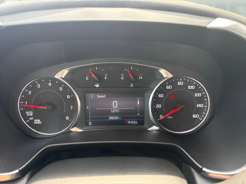 Used 2022 Silver Chevrolet LT image 9