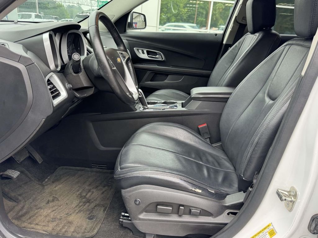 Used 2013 White Chevrolet LT image 19