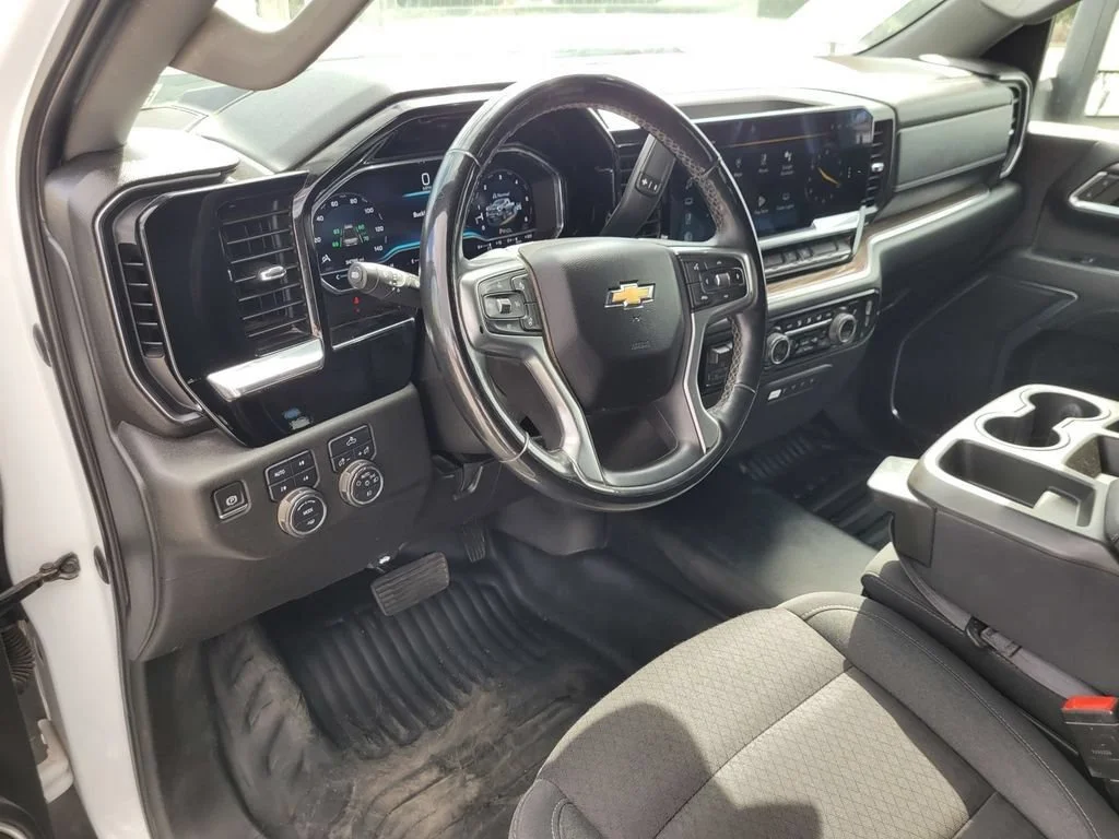 Used 2024 Summit White Chevrolet LT image 13