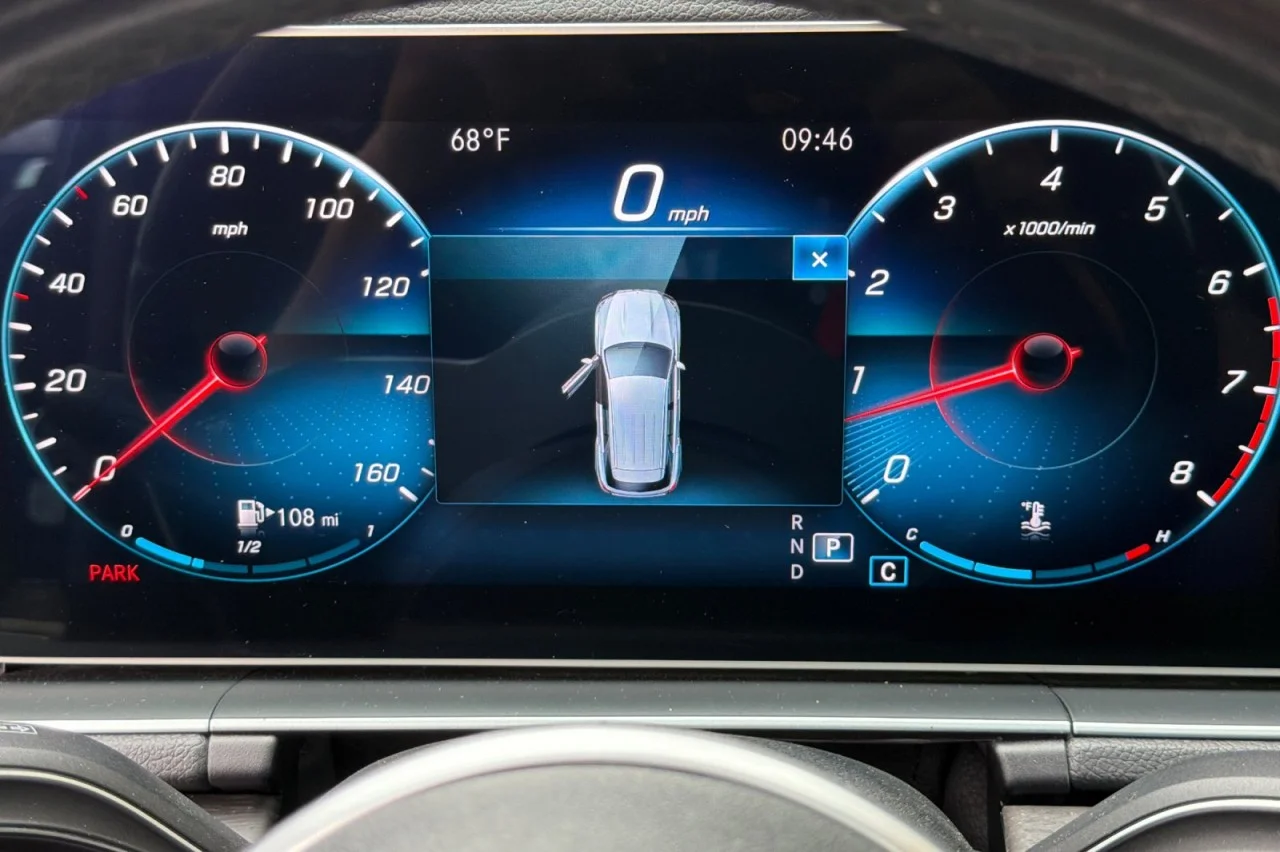 Used 2020 Black Mercedes-Benz GLE 350 image 24
