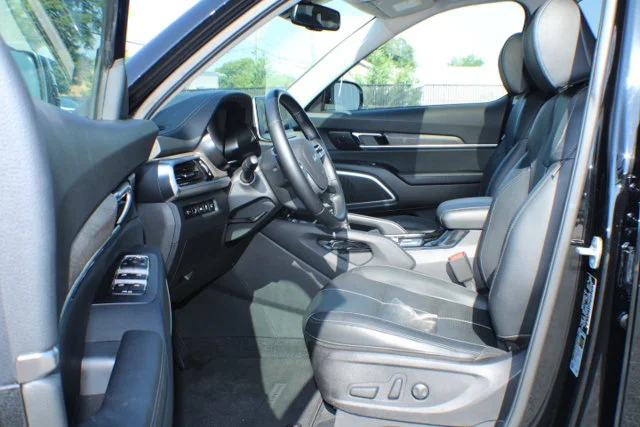 Used 2022 Ebony Black Kia EX image 13
