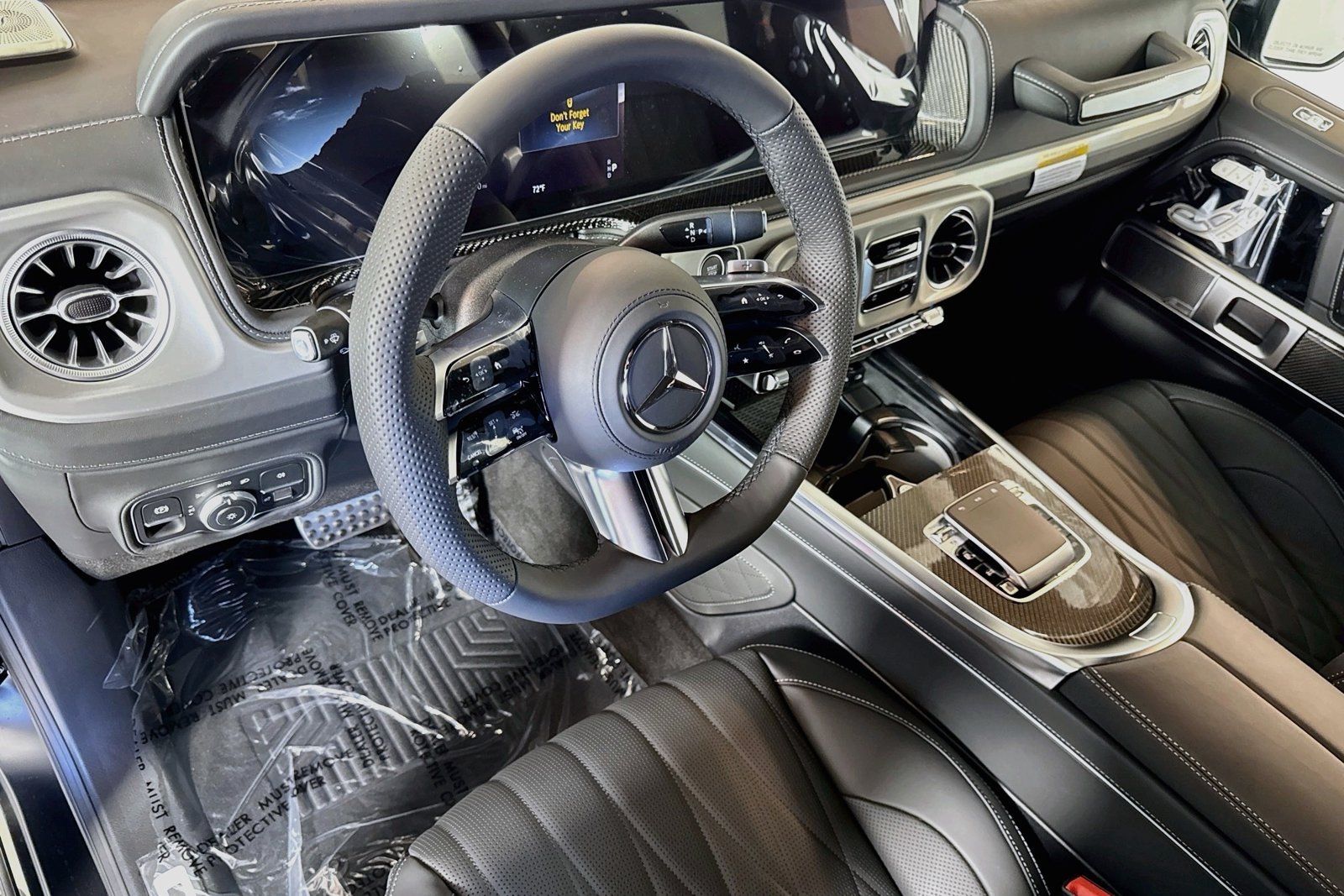 New 2027 MANUFAKTUR Night Black Magno Mercedes-Benz G 580e image 9