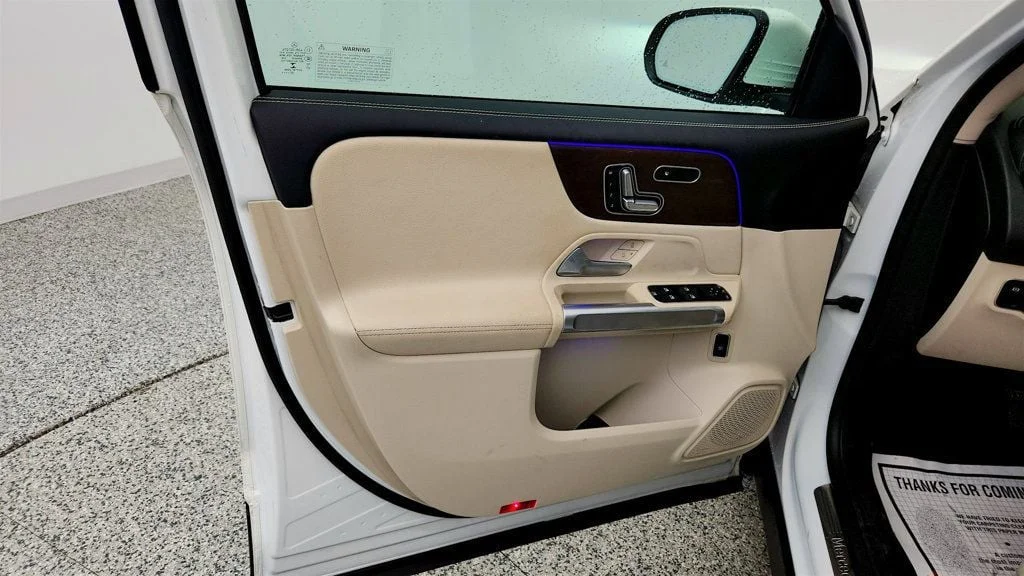 Used 2023 Polar White Mercedes-Benz GLB 250 4MATIC® SUV w/ Premium Package & Panorama Roof image 10
