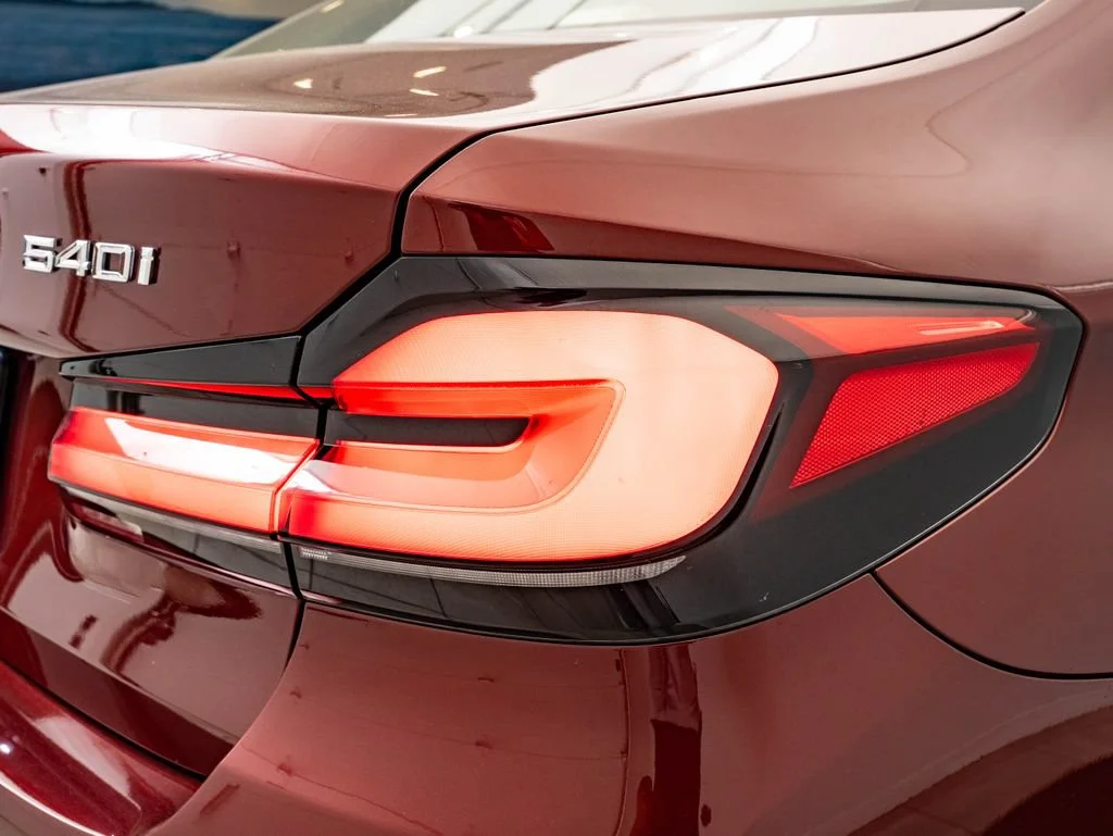 Used 2023 Aventurin Red Metallic BMW 540i xDrive image 9