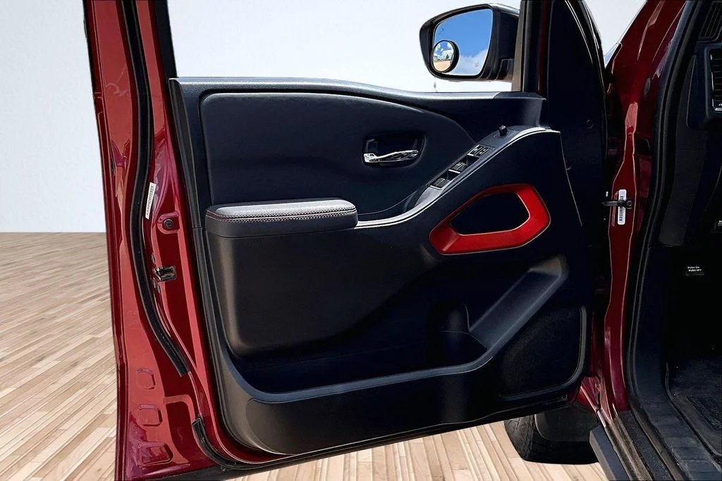 Used 2022 Red Nissan PRO-4X image 15