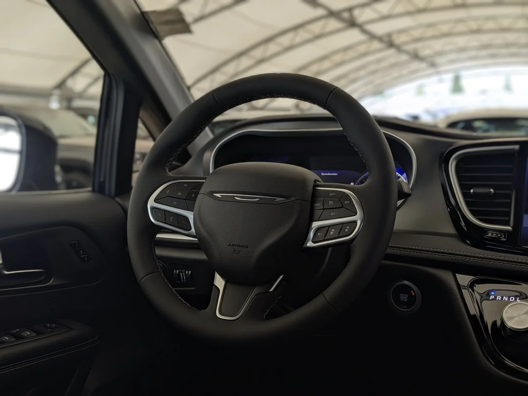 New 2027 Black Chrysler Select - - AWD - 3.6L Pentastar V6 - Adaptive Cruise Control - Blind Spot Monitor & More! image 16