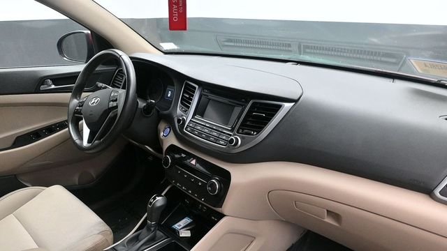 Used 2016 Red Hyundai Sport image 14