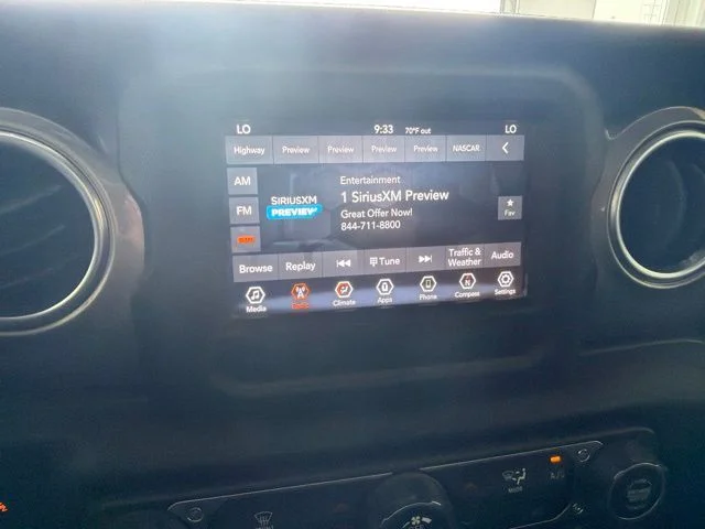 Used 2020 Silver Jeep Unlimited Sahara image 21