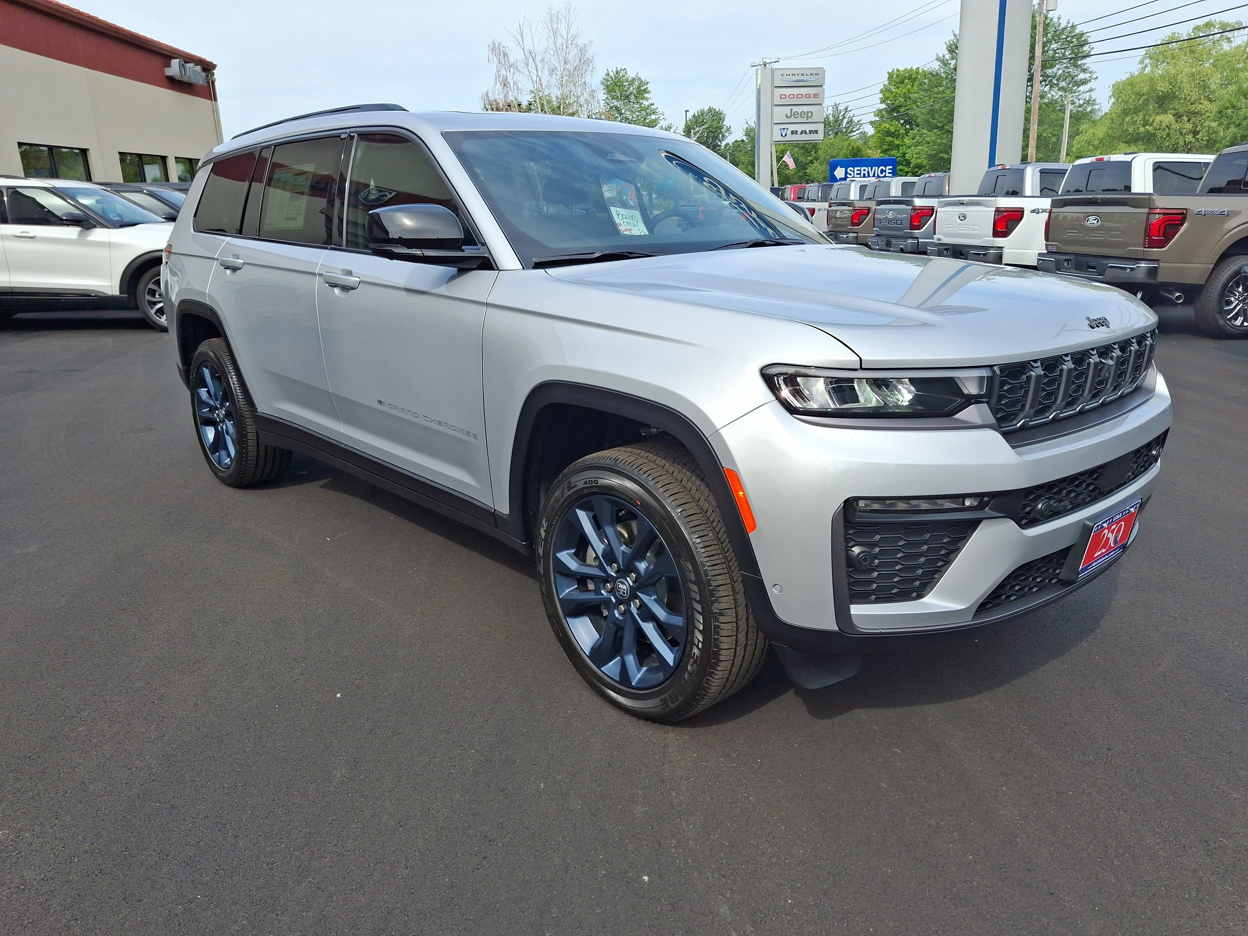 New 2026 Silver Zynith Exterior Paint Jeep 85th Anniversary Edition image 3