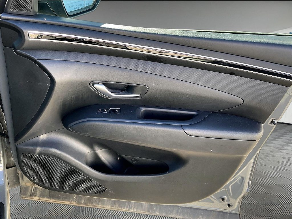 Used 2024 Hampton Gray Hyundai SE image 12