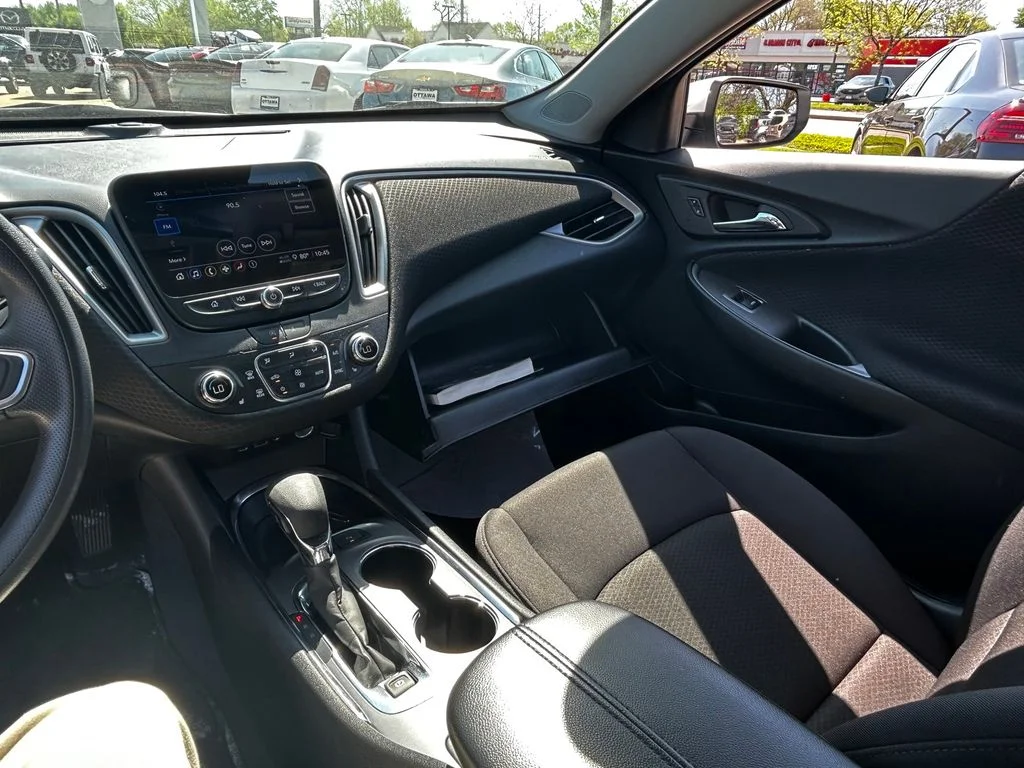 Used 2024 White Chevrolet LT image 12