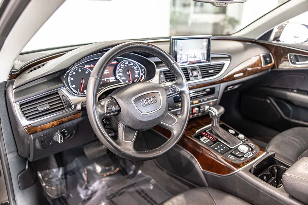 Used 2013 Black Audi  image 19