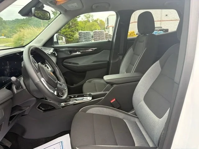 New 2026 Summit White Chevrolet LT image 23