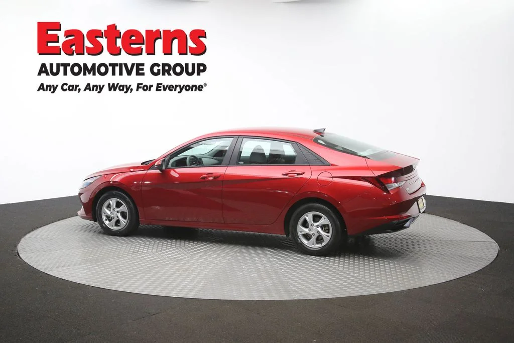 Used 2023 Red Hyundai SE image 61