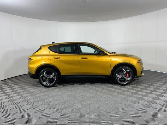 Used 2026 Yellow Alfa Romeo Base image 8