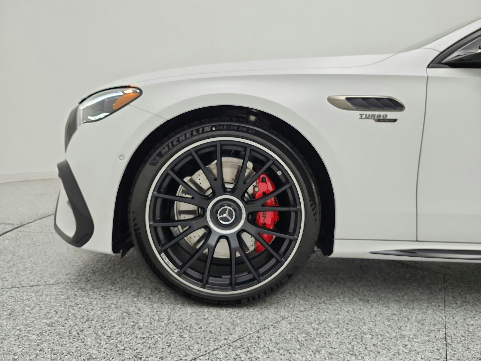 Used 2027 MANUFAKTUR Moonlight White Magno Mercedes-Benz AMG® E 53 Hybrid Sedan image 18