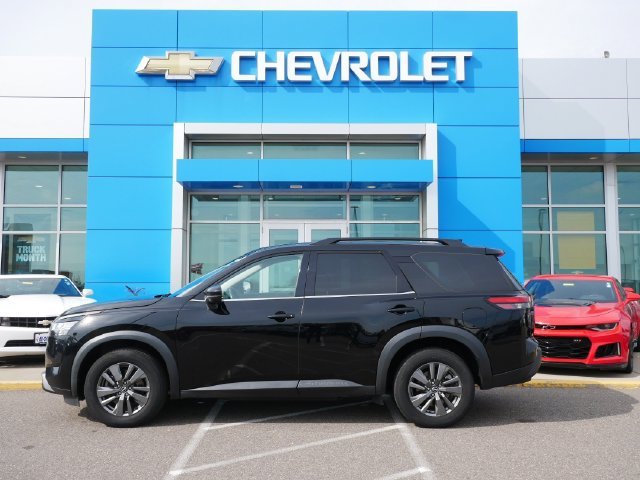 Used 2022 Black Nissan SV image 4