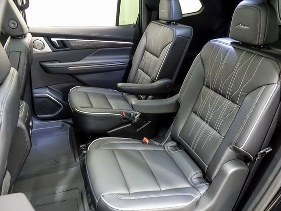 New 2026 Ebony Twilight Metallic Buick Avenir image 10