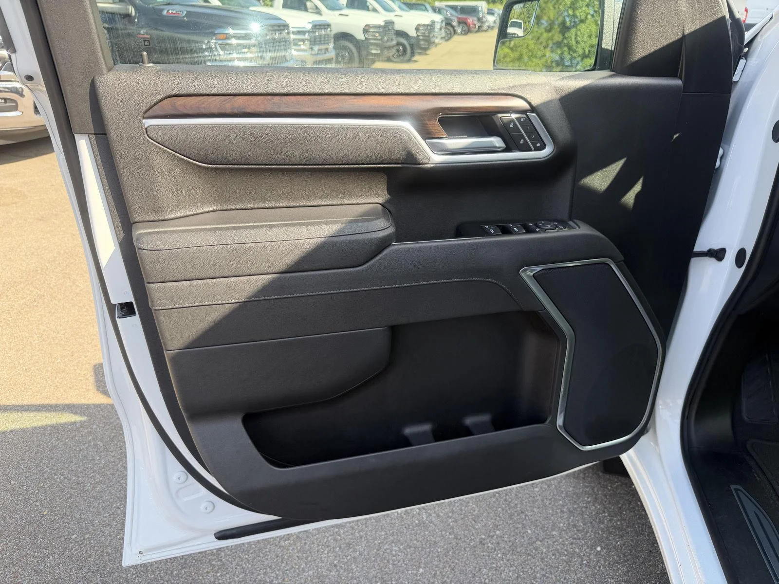 Used 2026 Summit White GMC SLT image 15