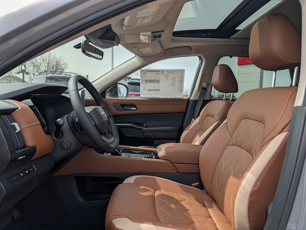 Used 2026 Gray Nissan Platinum image 5