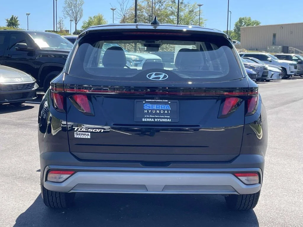 Certified Used 2025 Black Hyundai SE image 4