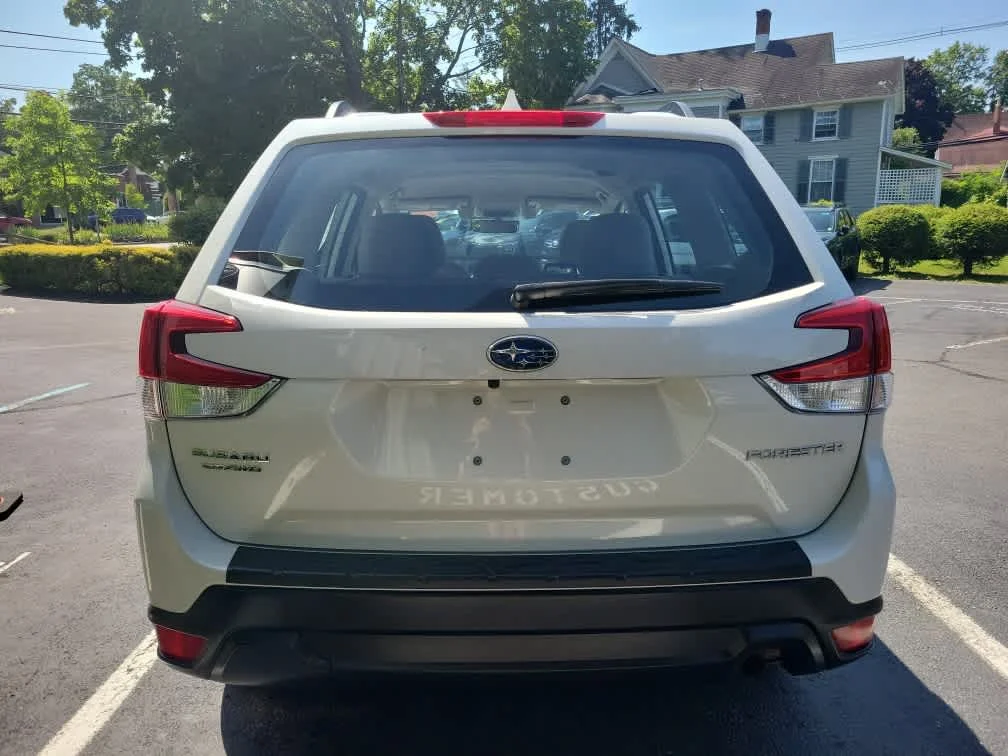 Used 2021 Crystal White Pearl Subaru  image 4