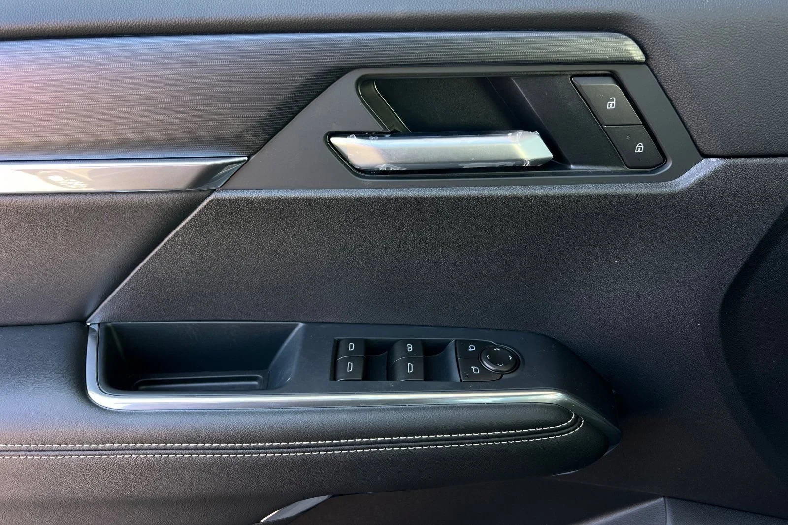 2026 GMC Acadia Elevation - Photo 8